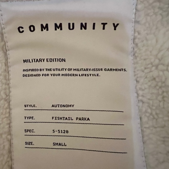 Aritzia Parka - Picture 3 of 4